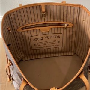 Louis Vuitton Bags - Louis Vuitton Neverfull MM Louis Vuitton Bags - Louis Vuitton Neverfull MM